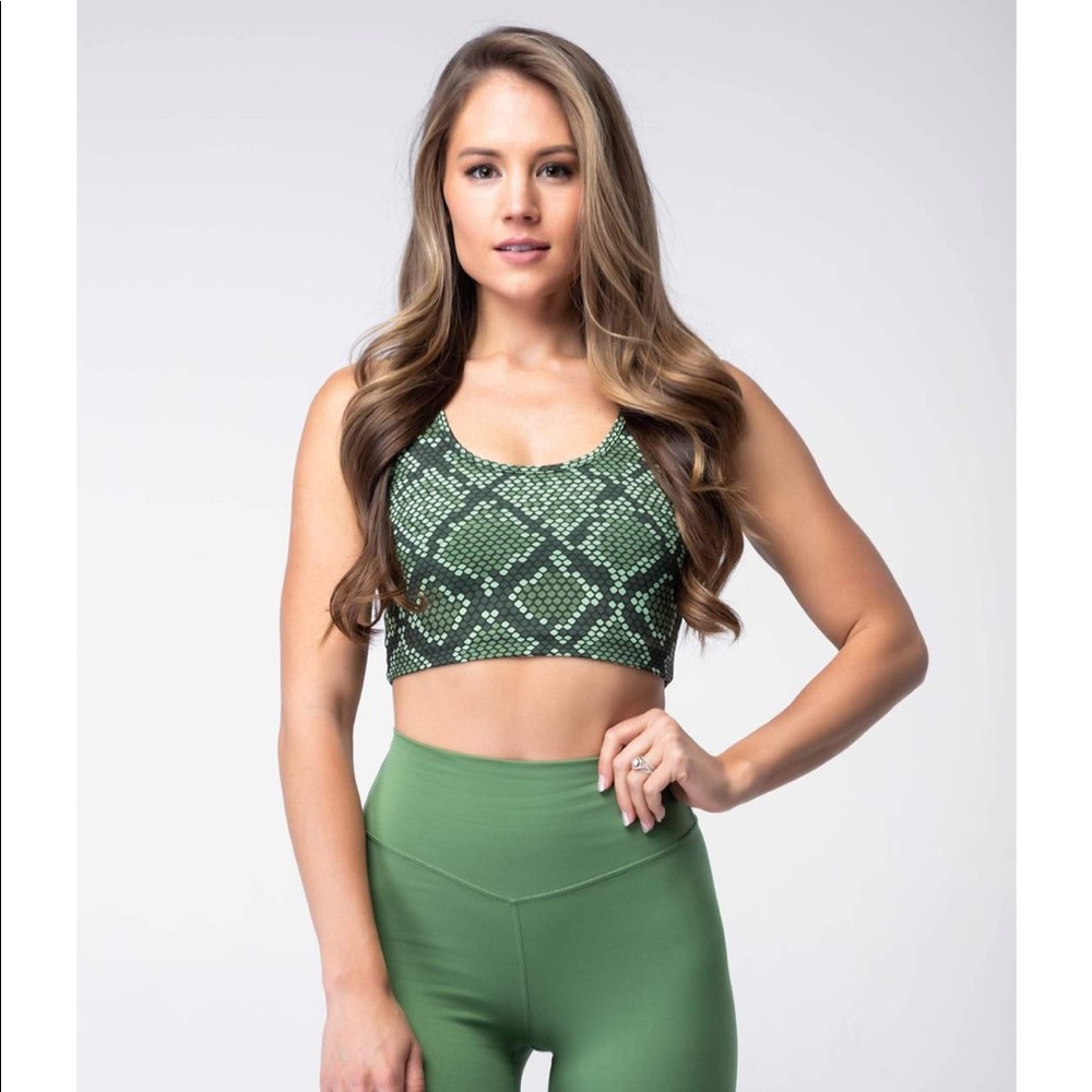Balance Athletica Ascend Top - Viper